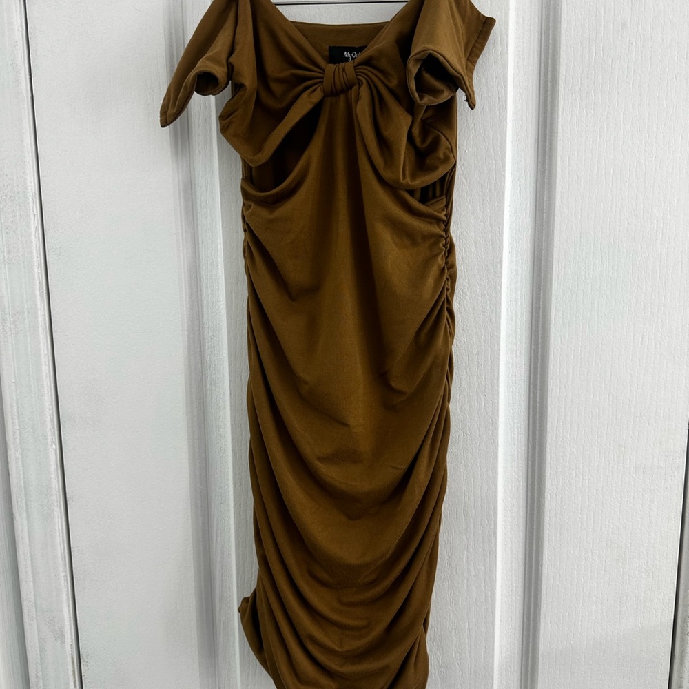 Runched mini brown dress